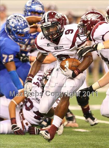 Thumbnail 2 in Rowlett vs. Copperas Cove (5A Division ll Regional Playoff ) photogallery.