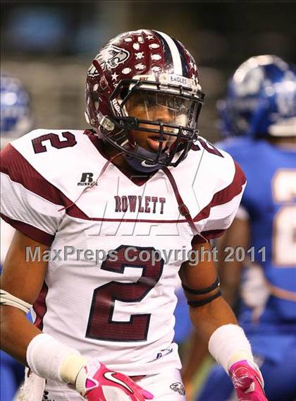 Thumbnail 2 in Rowlett vs. Copperas Cove (5A Division ll Regional Playoff ) photogallery.