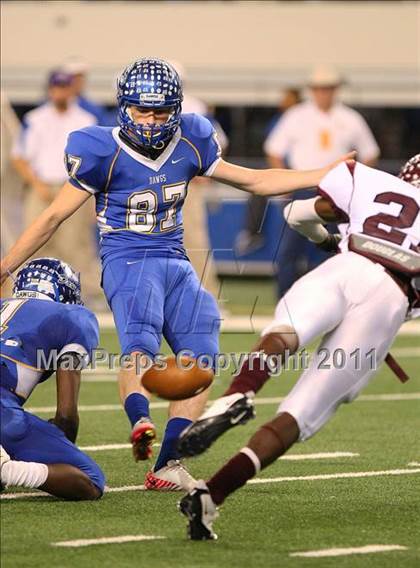 Thumbnail 3 in Rowlett vs. Copperas Cove (5A Division ll Regional Playoff ) photogallery.