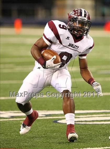 Thumbnail 1 in Rowlett vs. Copperas Cove (5A Division ll Regional Playoff ) photogallery.