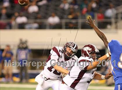 Thumbnail 2 in Rowlett vs. Copperas Cove (5A Division ll Regional Playoff ) photogallery.