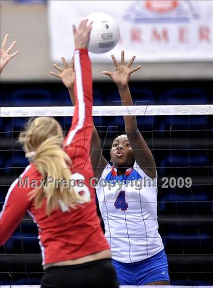 Thumbnail 3 in Ripon vs. Christian Brothers (CIF SJS D4 Final) photogallery.
