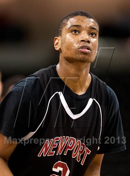 Thumbnail 3 in Newport vs Dixie (KHSAA Ninth Region) photogallery.
