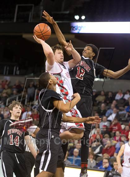 Thumbnail 2 in Newport vs Dixie (KHSAA Ninth Region) photogallery.