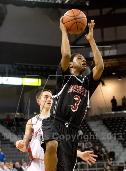 Thumbnail 3 in Newport vs Dixie (KHSAA Ninth Region) photogallery.