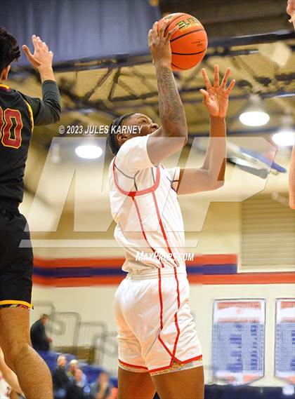Thumbnail 3 in Coronado vs Clovis West (Tarkanian Classic) photogallery.