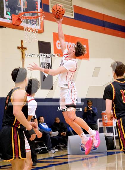 Thumbnail 1 in Coronado vs Clovis West (Tarkanian Classic) photogallery.