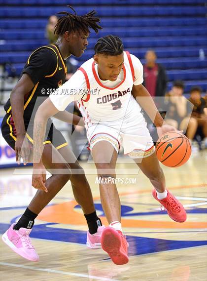 Thumbnail 3 in Coronado vs Clovis West (Tarkanian Classic) photogallery.