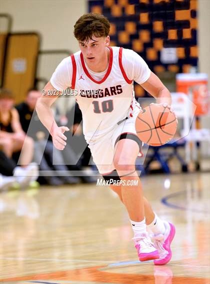 Thumbnail 2 in Coronado vs Clovis West (Tarkanian Classic) photogallery.