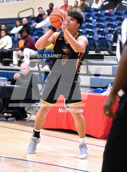Thumbnail 2 in Coronado vs Clovis West (Tarkanian Classic) photogallery.