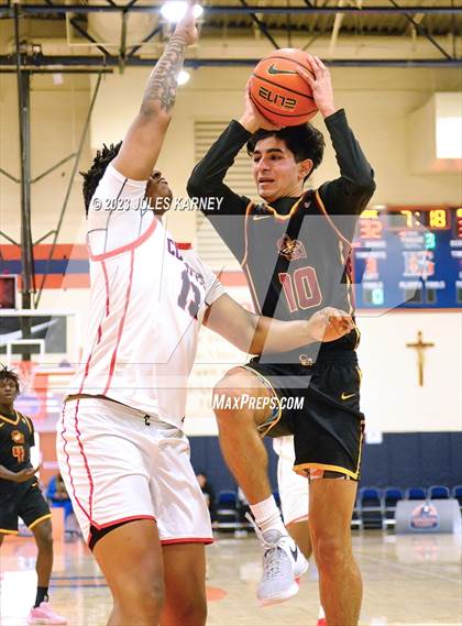 Thumbnail 1 in Coronado vs Clovis West (Tarkanian Classic) photogallery.