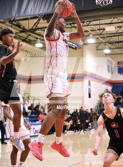 Thumbnail 1 in Coronado vs Clovis West (Tarkanian Classic) photogallery.