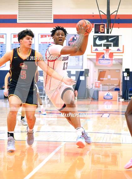 Thumbnail 2 in Coronado vs Clovis West (Tarkanian Classic) photogallery.