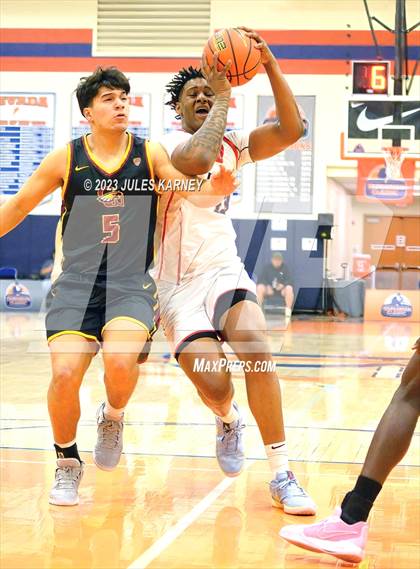 Thumbnail 3 in Coronado vs Clovis West (Tarkanian Classic) photogallery.