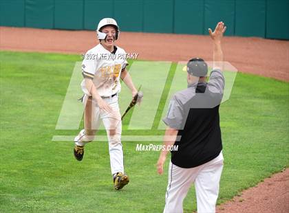 Thumbnail 2 in Avon vs. Daniel Hand (CIAC Class L Semifinal) photogallery.