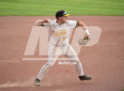 Thumbnail 3 in Avon vs. Daniel Hand (CIAC Class L Semifinal) photogallery.