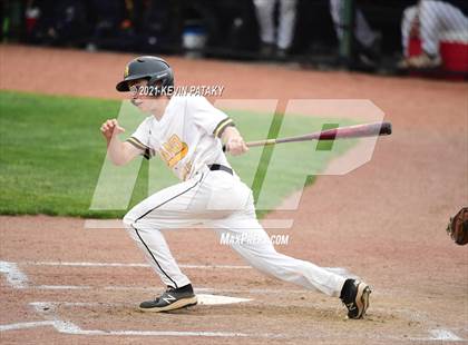 Thumbnail 3 in Avon vs. Daniel Hand (CIAC Class L Semifinal) photogallery.
