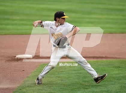 Thumbnail 1 in Avon vs. Daniel Hand (CIAC Class L Semifinal) photogallery.