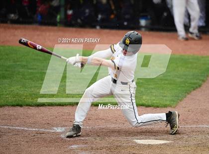 Thumbnail 2 in Avon vs. Daniel Hand (CIAC Class L Semifinal) photogallery.