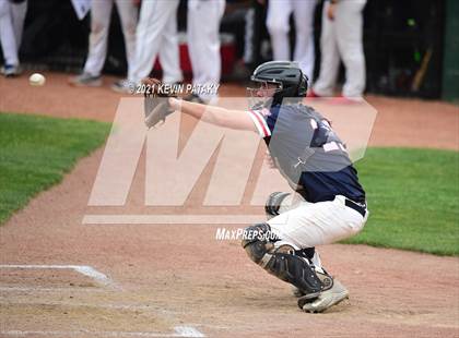 Thumbnail 3 in Avon vs. Daniel Hand (CIAC Class L Semifinal) photogallery.