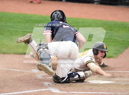 Thumbnail 3 in Avon vs. Daniel Hand (CIAC Class L Semifinal) photogallery.