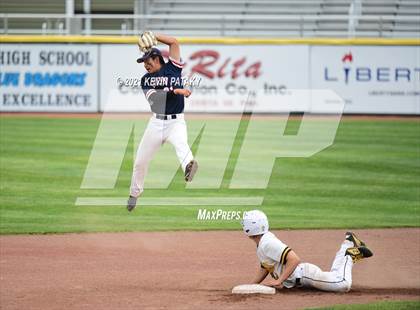 Thumbnail 1 in Avon vs. Daniel Hand (CIAC Class L Semifinal) photogallery.