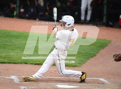 Thumbnail 1 in Avon vs. Daniel Hand (CIAC Class L Semifinal) photogallery.