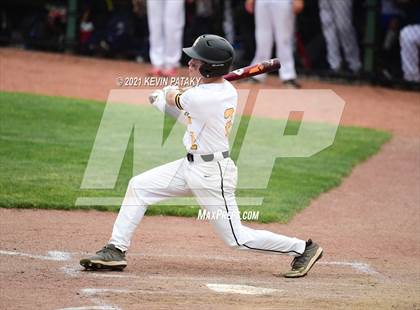Thumbnail 3 in Avon vs. Daniel Hand (CIAC Class L Semifinal) photogallery.