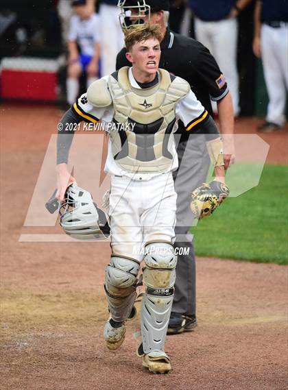 Thumbnail 2 in Avon vs. Daniel Hand (CIAC Class L Semifinal) photogallery.