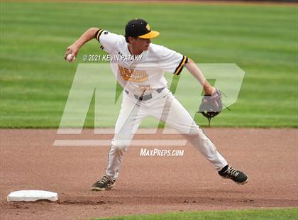 Thumbnail 1 in Avon vs. Daniel Hand (CIAC Class L Semifinal) photogallery.