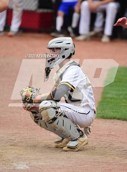 Thumbnail 3 in Avon vs. Daniel Hand (CIAC Class L Semifinal) photogallery.