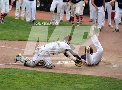 Thumbnail 3 in Avon vs. Daniel Hand (CIAC Class L Semifinal) photogallery.