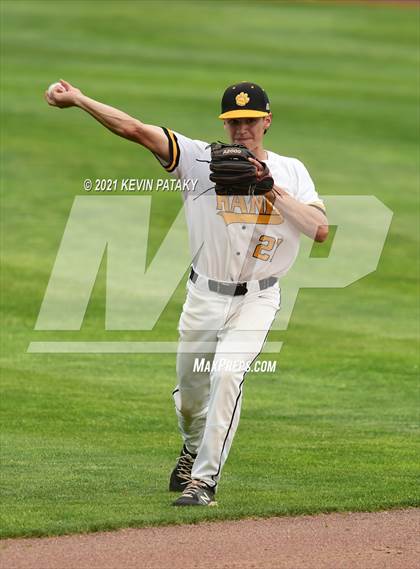 Thumbnail 2 in Avon vs. Daniel Hand (CIAC Class L Semifinal) photogallery.