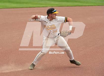 Thumbnail 3 in Avon vs. Daniel Hand (CIAC Class L Semifinal) photogallery.