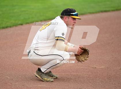 Thumbnail 1 in Avon vs. Daniel Hand (CIAC Class L Semifinal) photogallery.