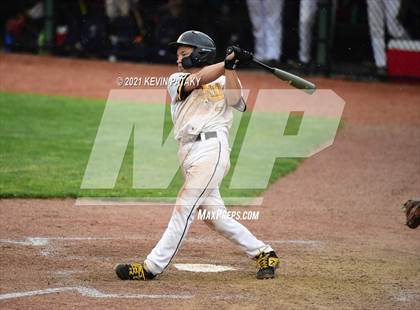 Thumbnail 2 in Avon vs. Daniel Hand (CIAC Class L Semifinal) photogallery.