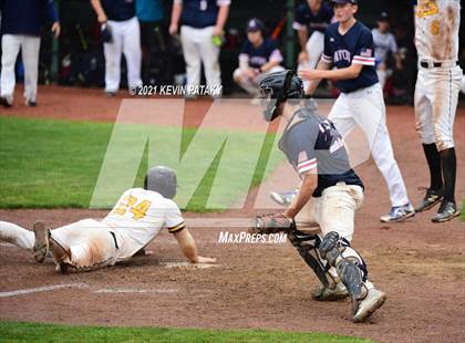 Thumbnail 1 in Avon vs. Daniel Hand (CIAC Class L Semifinal) photogallery.