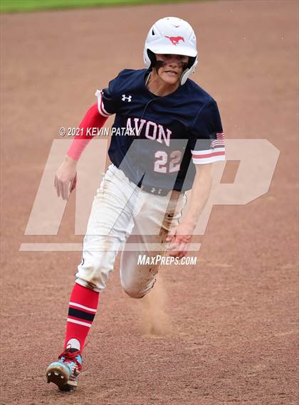 Thumbnail 3 in Avon vs. Daniel Hand (CIAC Class L Semifinal) photogallery.
