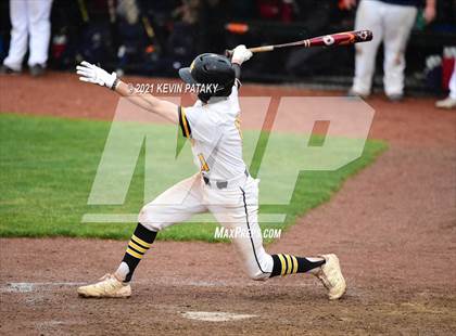 Thumbnail 3 in Avon vs. Daniel Hand (CIAC Class L Semifinal) photogallery.