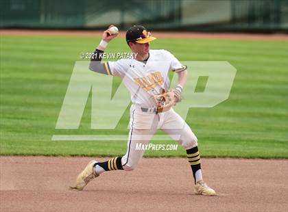 Thumbnail 2 in Avon vs. Daniel Hand (CIAC Class L Semifinal) photogallery.