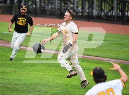 Thumbnail 1 in Avon vs. Daniel Hand (CIAC Class L Semifinal) photogallery.