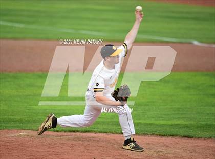 Thumbnail 2 in Avon vs. Daniel Hand (CIAC Class L Semifinal) photogallery.
