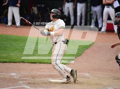 Thumbnail 3 in Avon vs. Daniel Hand (CIAC Class L Semifinal) photogallery.