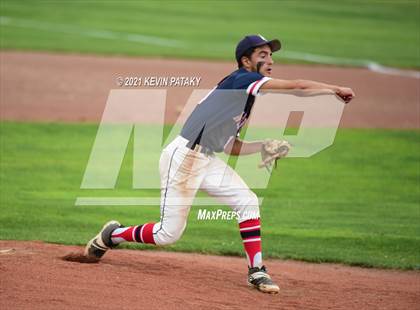 Thumbnail 3 in Avon vs. Daniel Hand (CIAC Class L Semifinal) photogallery.