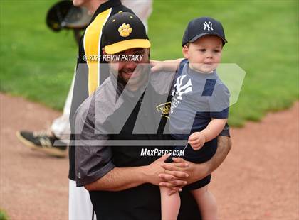 Thumbnail 2 in Avon vs. Daniel Hand (CIAC Class L Semifinal) photogallery.