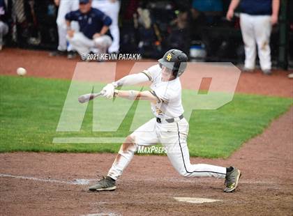 Thumbnail 2 in Avon vs. Daniel Hand (CIAC Class L Semifinal) photogallery.