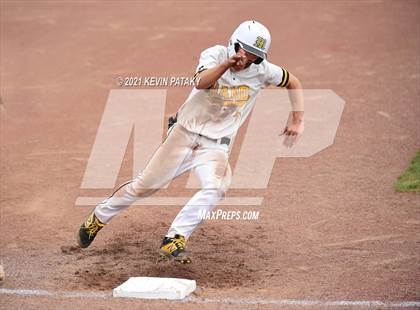 Thumbnail 3 in Avon vs. Daniel Hand (CIAC Class L Semifinal) photogallery.