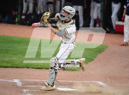 Thumbnail 3 in Avon vs. Daniel Hand (CIAC Class L Semifinal) photogallery.