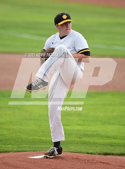 Thumbnail 2 in Avon vs. Daniel Hand (CIAC Class L Semifinal) photogallery.