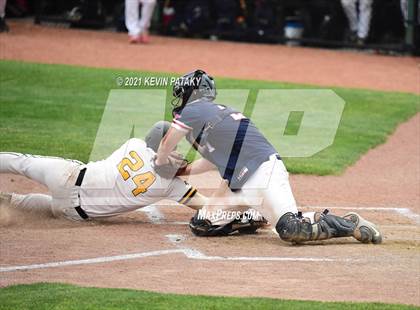 Thumbnail 3 in Avon vs. Daniel Hand (CIAC Class L Semifinal) photogallery.